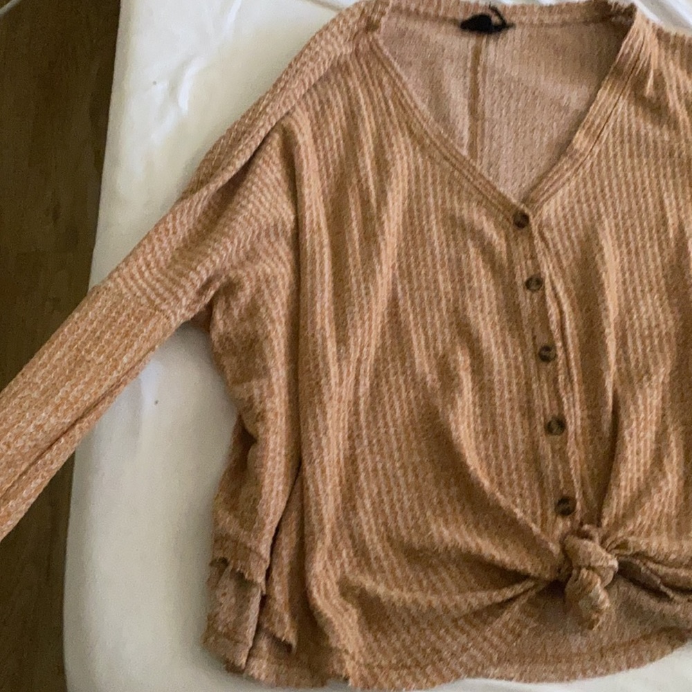 Urban Outfitters Sweater - Picture 4 of 6